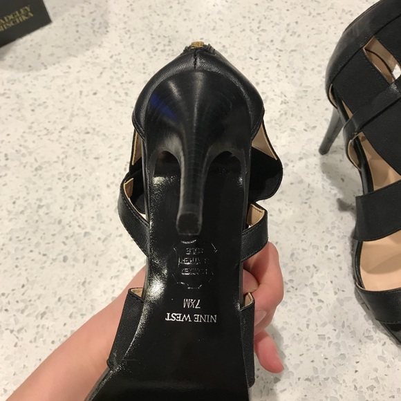 Nine West black sandal heels - Picture 3 of 3